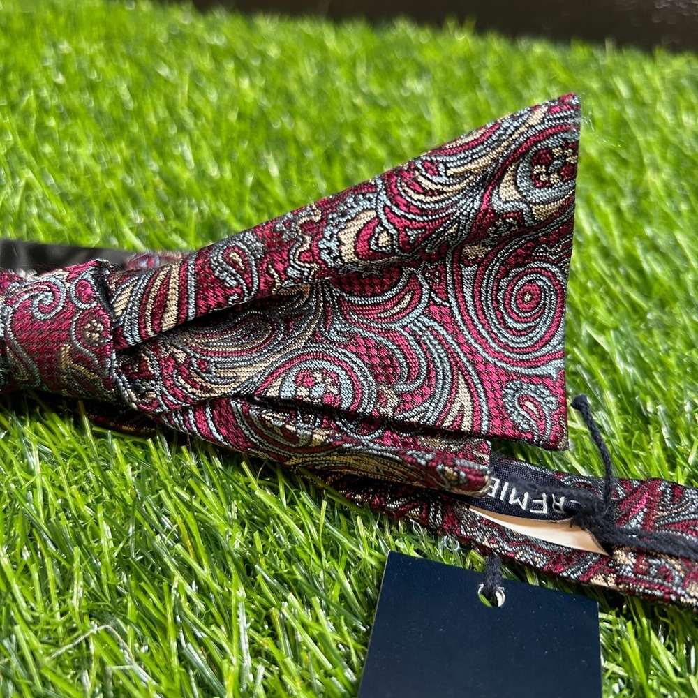 Cremieux Paisley Bow Tie Mens One Size Burgundy Silk Adjustable Self Tie NWT